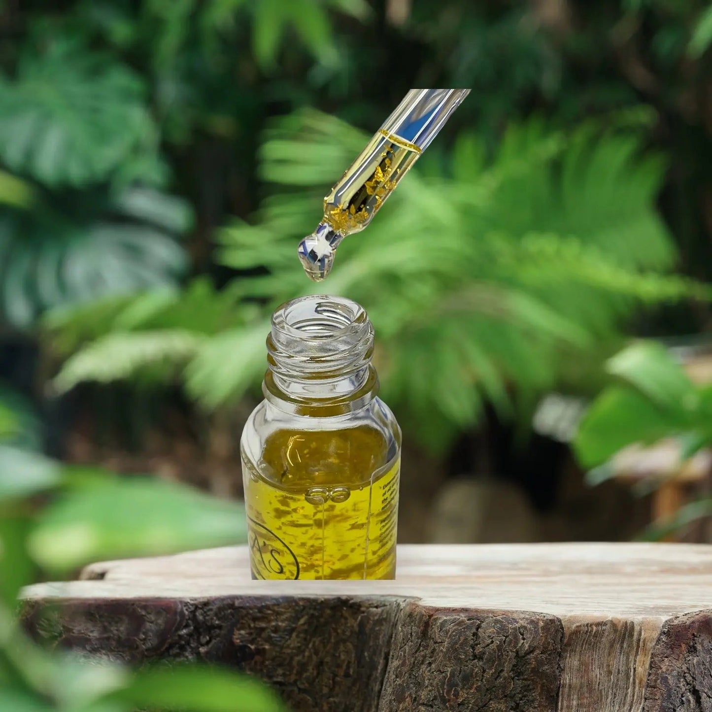 Retinol Boost Facial Oil with 24K Gold Flakes-3