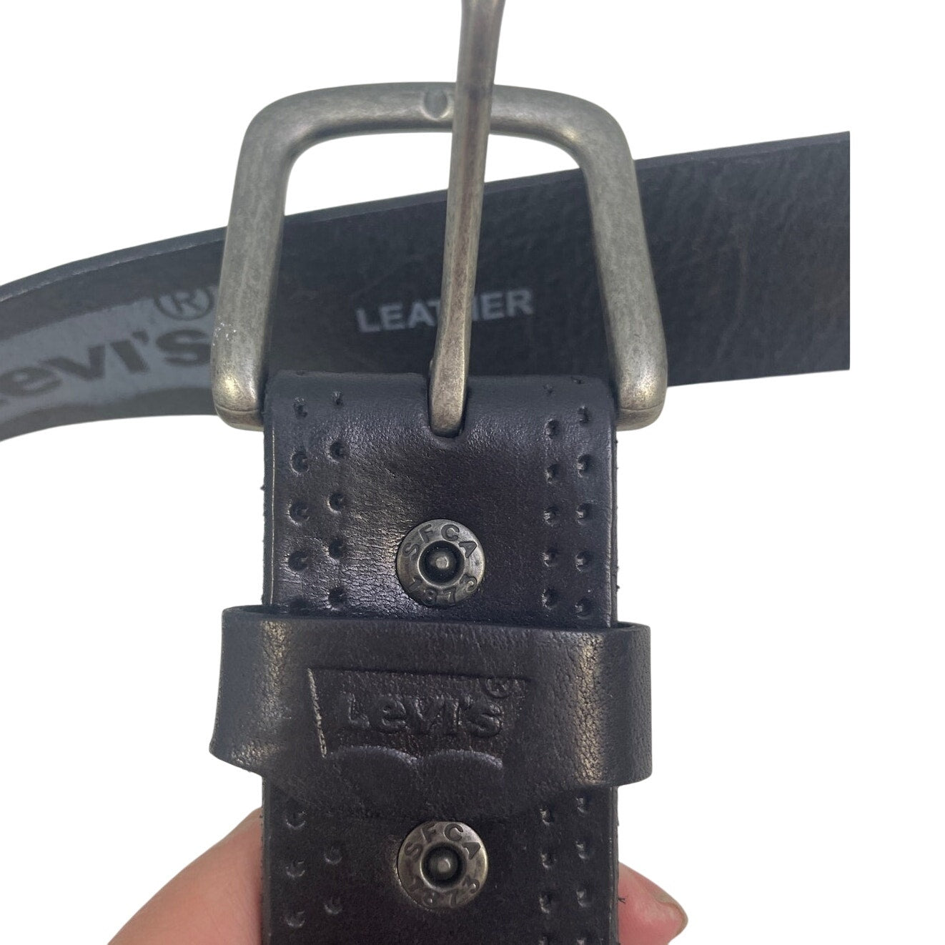 Levi's Mens XL 42-44 Black 1.5" Wide Genuine Leather Silver Buckle Jeans Belt