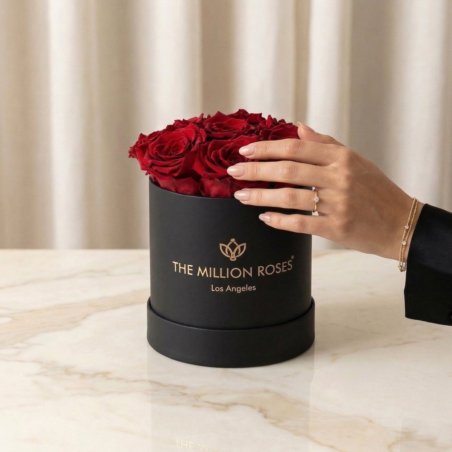 Basic Black Box | Red Roses