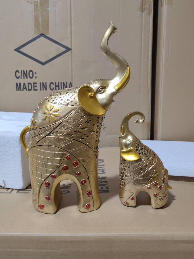 Resin Crafts European Style Couple Elephant Living Room Home Decoration Wine Cabinet Study Decoration Wedding Gift