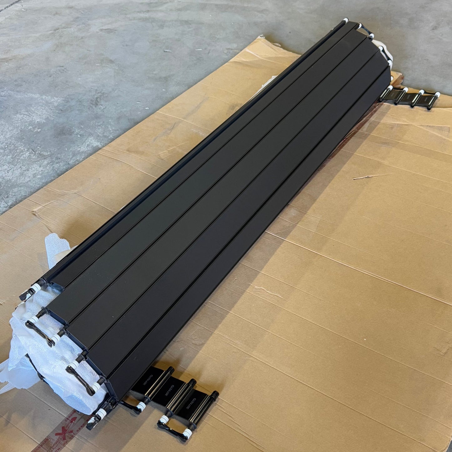 TESLA Slat System Tonneau Retractable Cover 1906561-00-D 59"W Black New Other