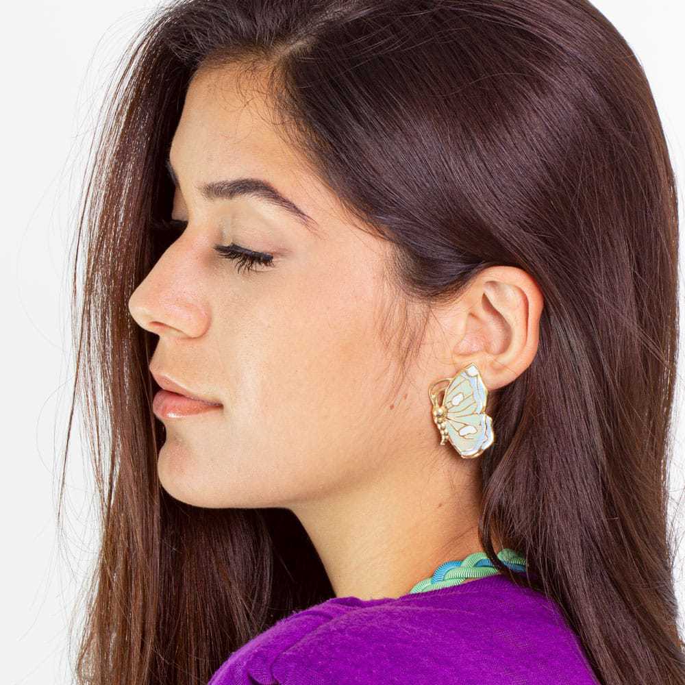 Retro Exaggerated Butterfly Symmetrical Gradient Pendant Stud Earrings