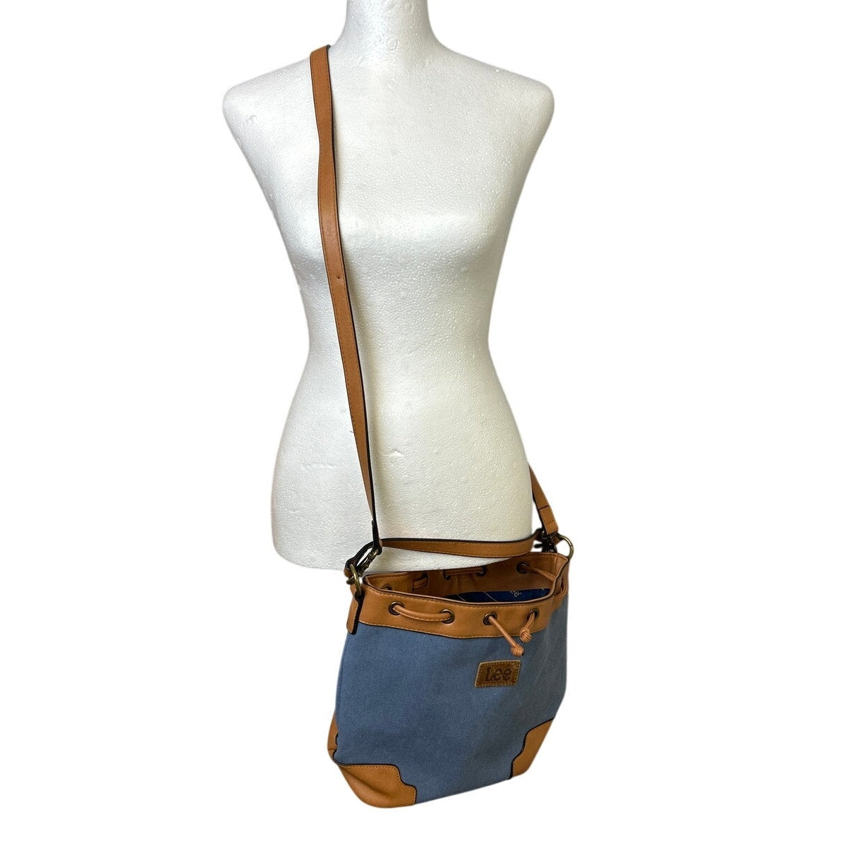 Lee Womens Blue Denim Fabric Adjustable Strap Crossbody Bucket Tote Handbag
