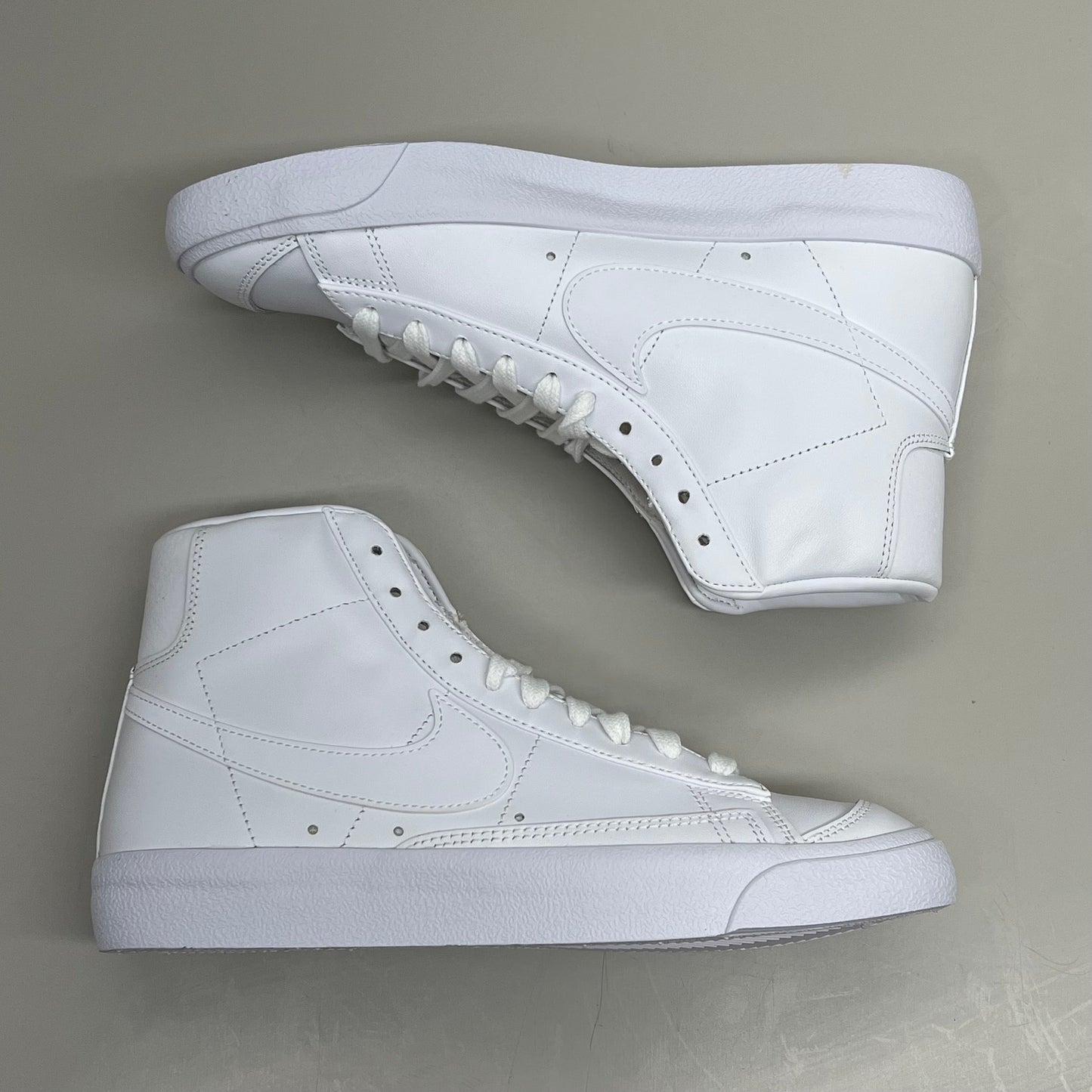 NIKE Blazer Mid 77' High-top Shoes SZ Womens 9 Mens 7.5 White & Peach CZ1055-117