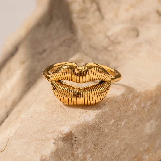 Trendy Stainless Steel Lip Design Finger Rings Gold Color Ring Plated Occident Jewelry Women Gift