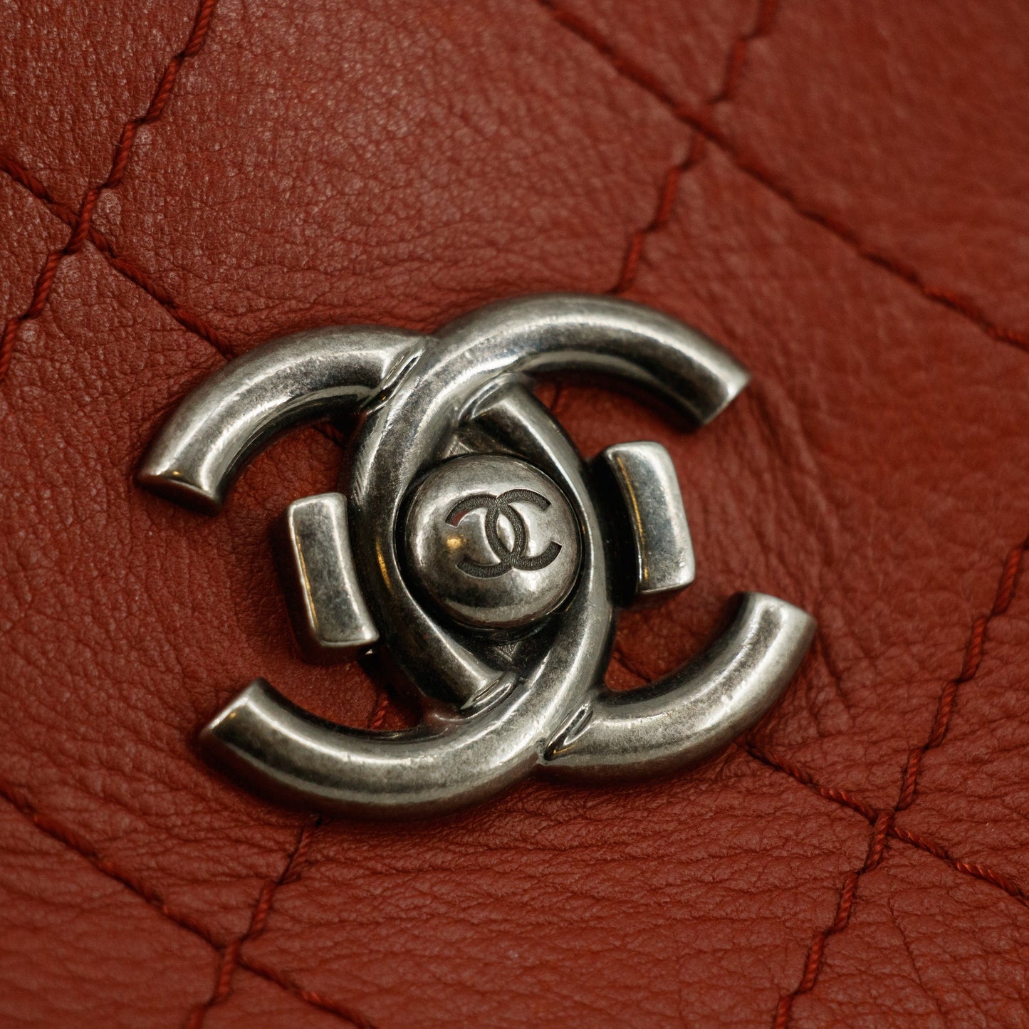 Chanel Red Lambskin Gunmetal Chain Shoulder Bag 20 Series #5862