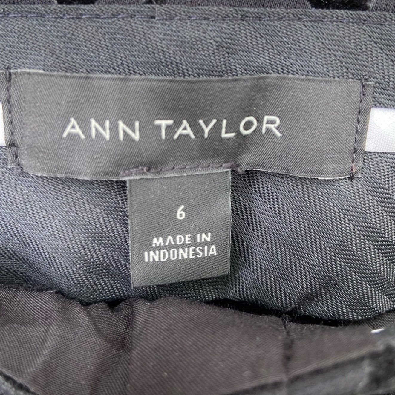 Ann Taylor Size 6 Black Flocked Rayon Blend Velour Cheetah Print Tapered Pants