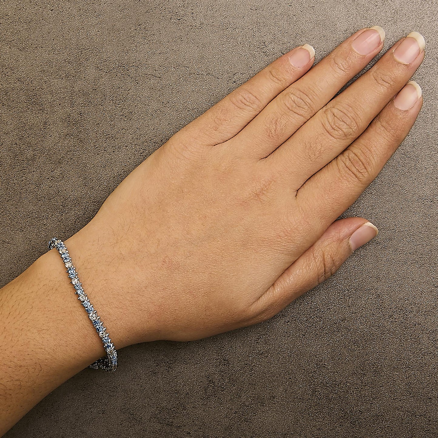 14K White Gold White And Treated Blue Diamond Bracelet (4 5/8 cttw, H-I Color, I1-I2 Clarity)-2