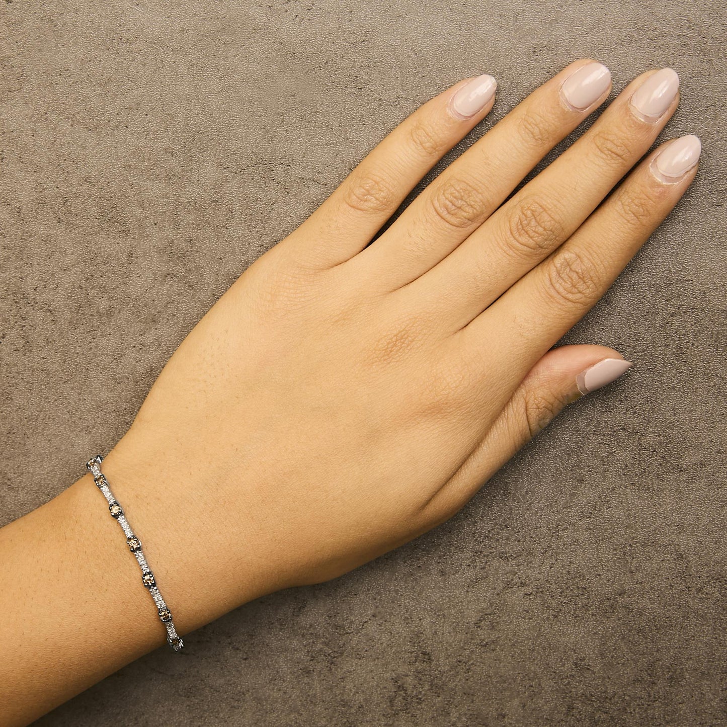 14k White Gold 2 1/4 Cttw Champagne Diamond Bar Link 7" Bracelet (Champagne Color, I1-I2 Clarity)-2