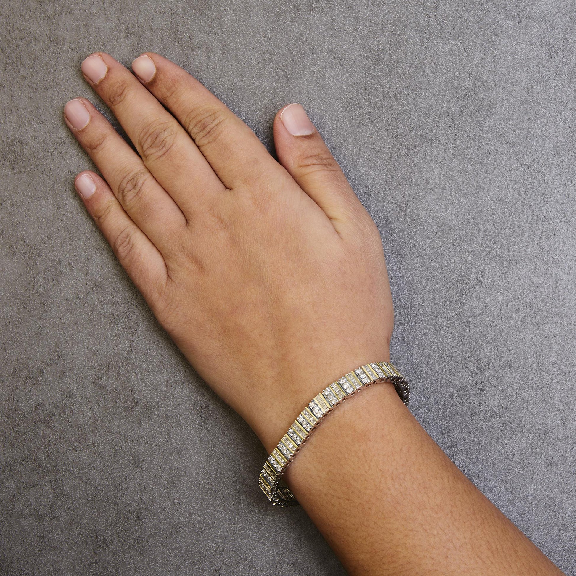 14K Yellow Gold Round and Baguette-Cut Diamond Bracelet (5.50 cttw, H-I Color, I1-I2 Clarity)-2