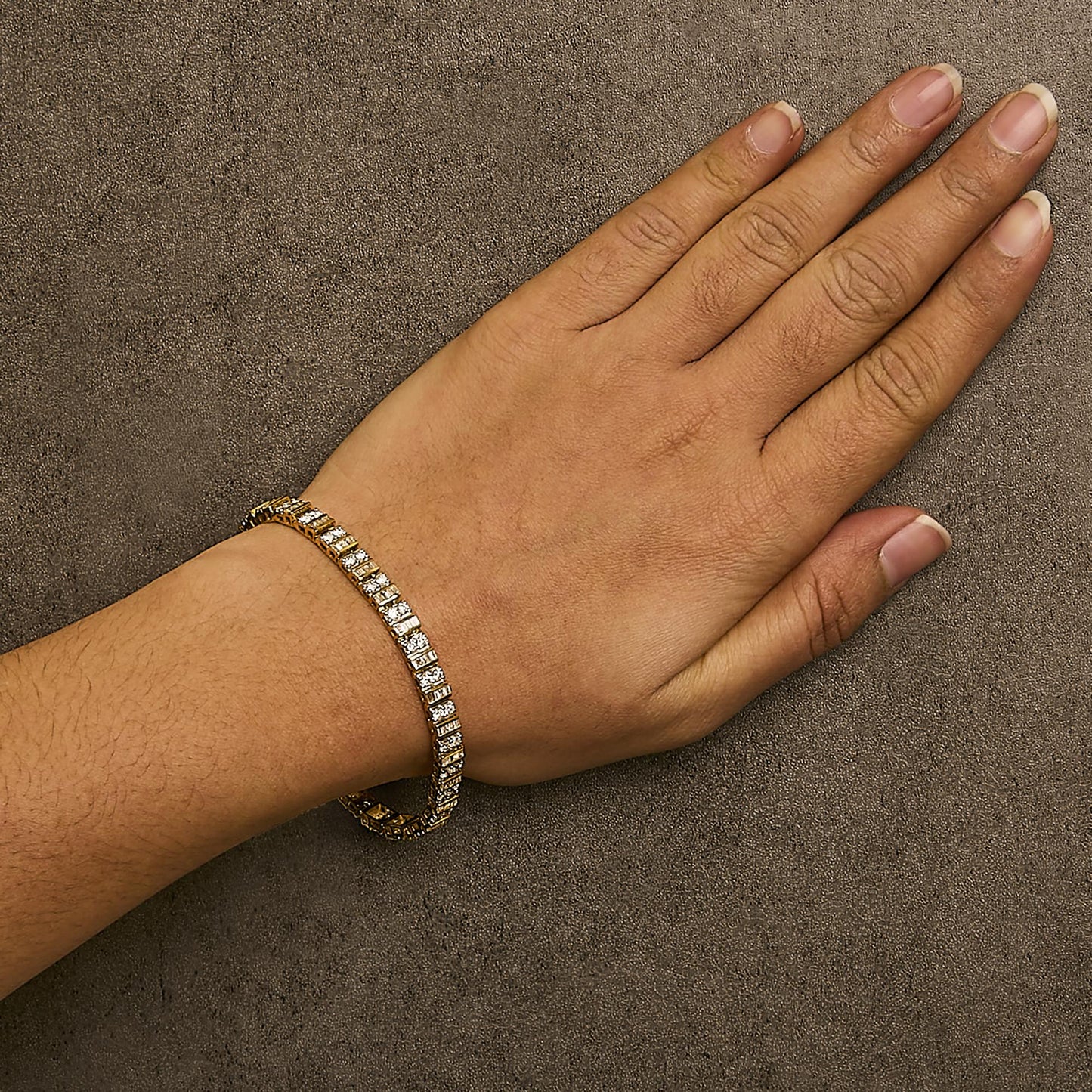 10K Yellow Gold 4.0 Cttw Alternating Baguette & Round Cut Diamond Bezel- & Prong-Set 7" Tennis Bracelet (G-H Color, SI1-SI2 Clarity)-2