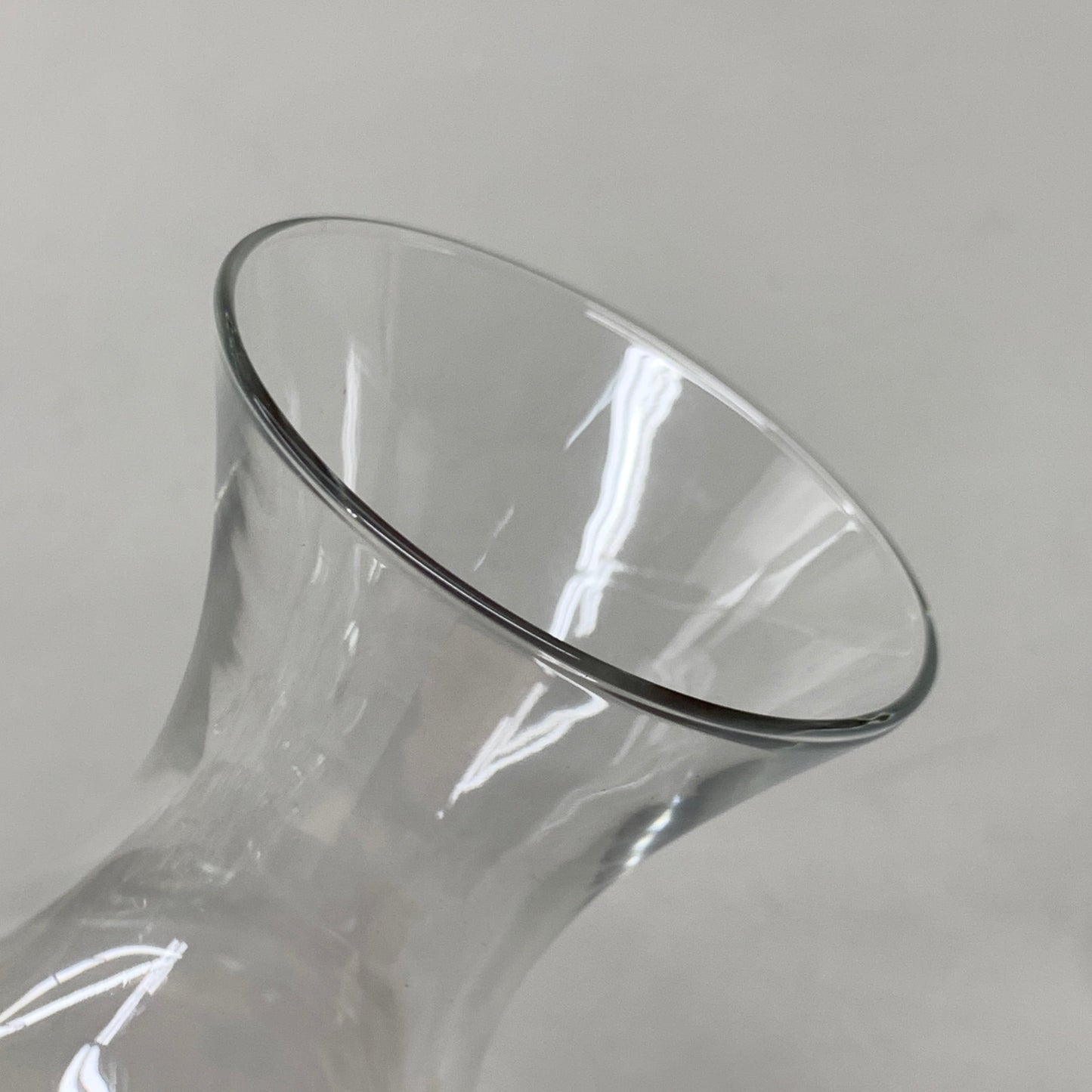 WORLD TABLEWARE (1 DOZEN) 10 Ounce Glass Wine Decanter 782