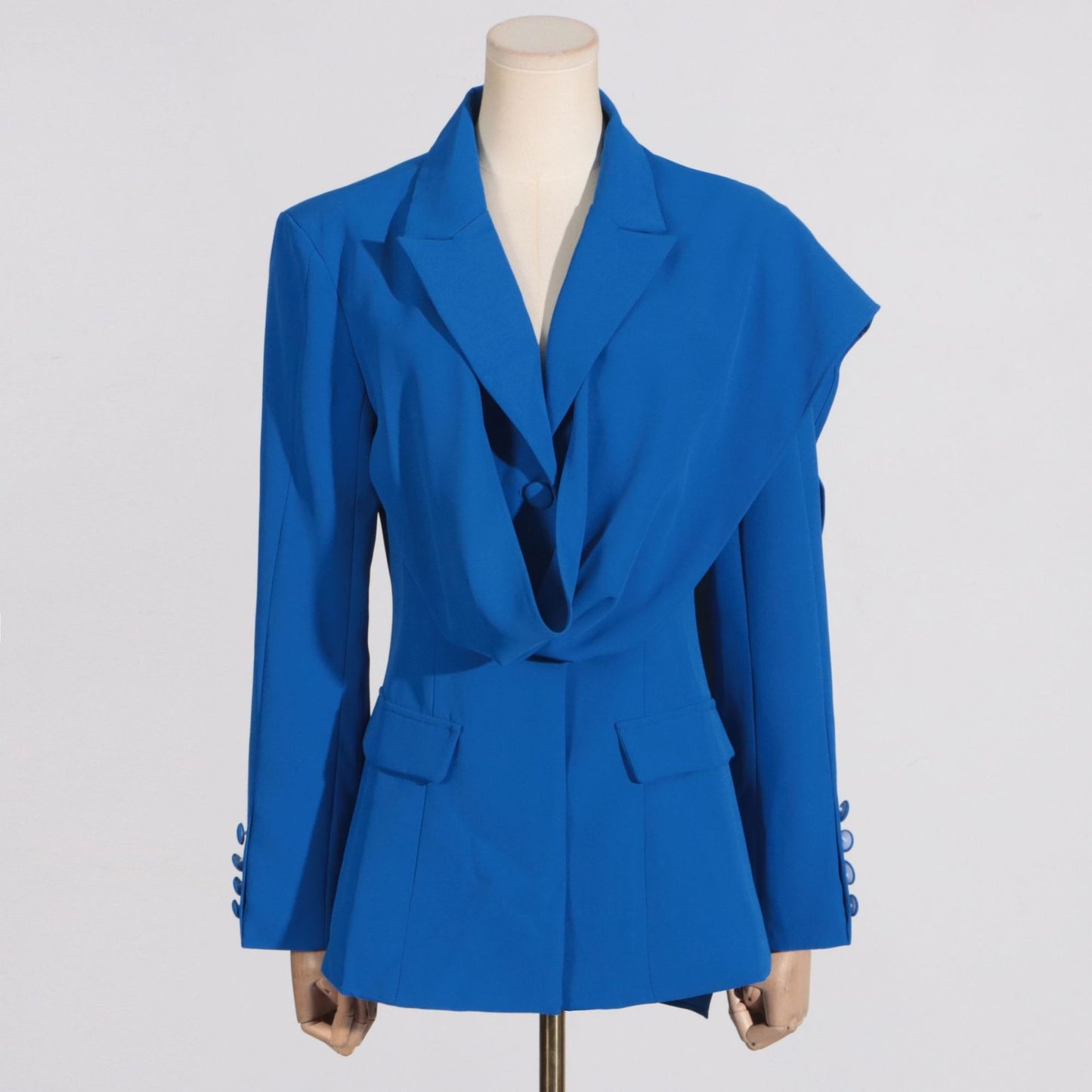 Blue small suit with a sense of design formal style slim fit and high-end look