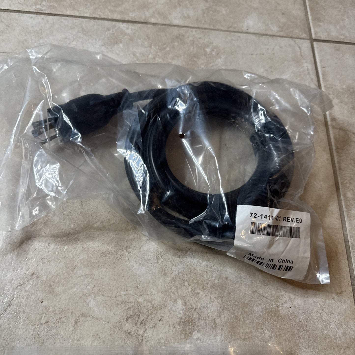 NEW - CISCO TWIST LOCK POWER CORD CABLE 72-1411-01 REV E0