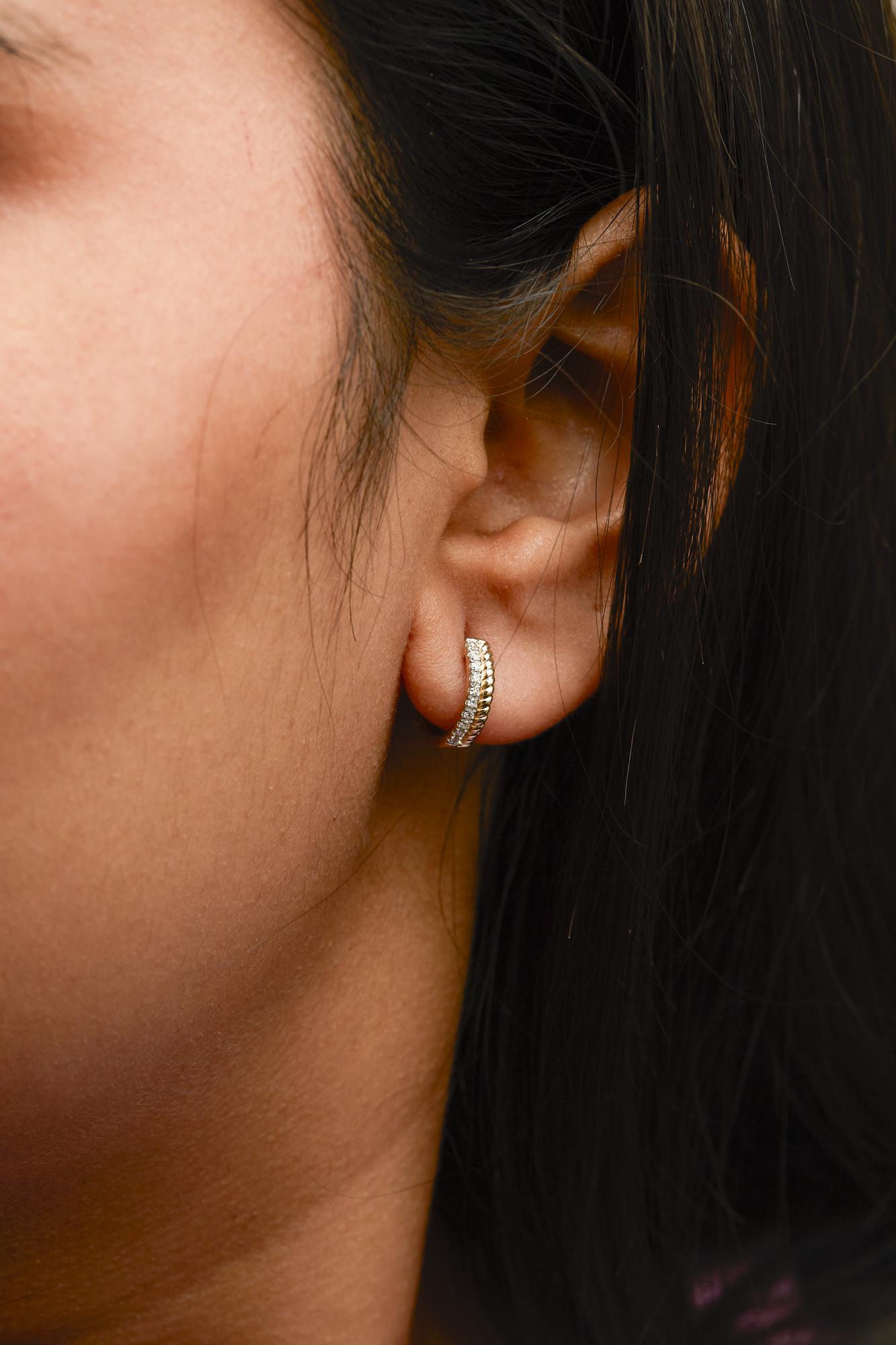 10K Yellow Gold 1/10 Cttw Diamond and Rope Twist Huggy Hoop Earrings (H-I Color, I1-I2 Clarity)-2