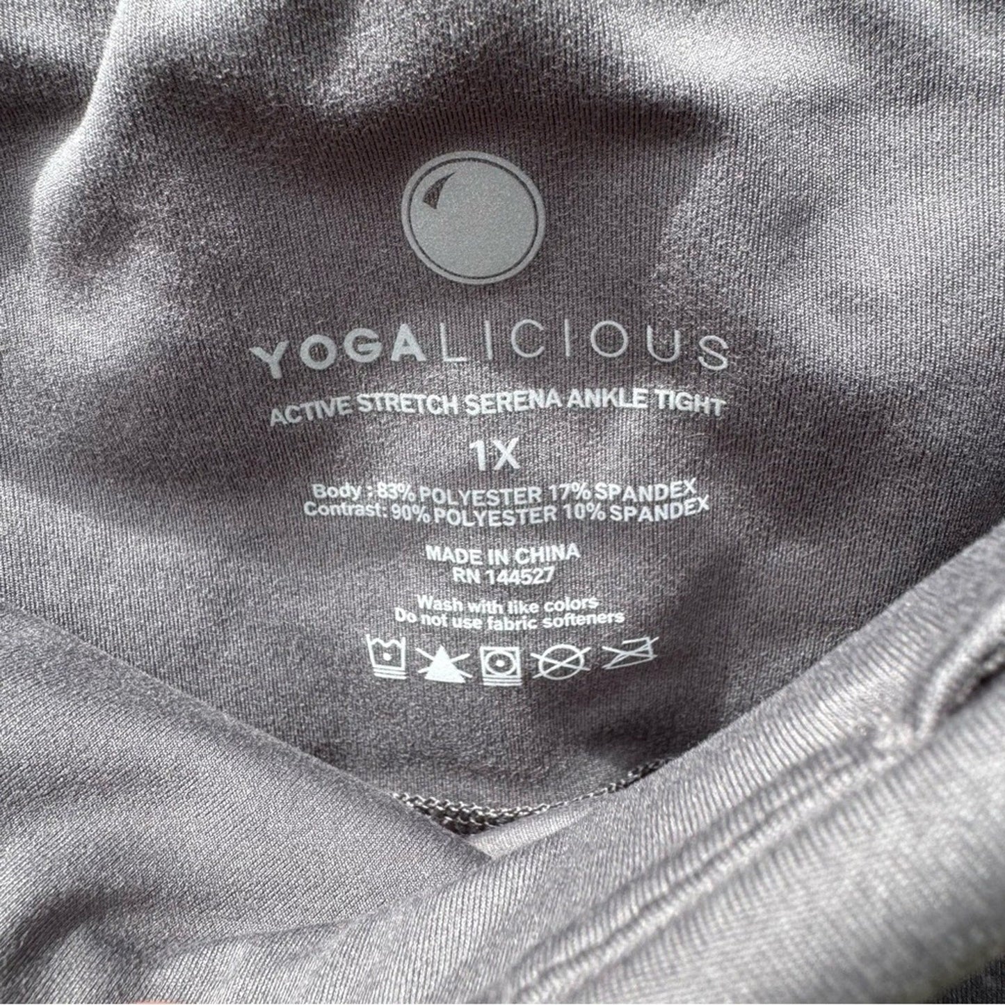 NWT New Yogalicious Womens Size 1X Serena Gray Ankle Stretch Leggings w Pockets