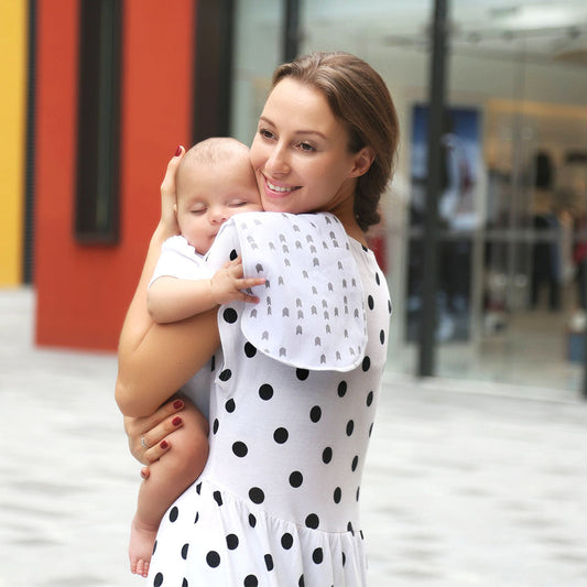 Children's breastfeeding and sweat-absorbent towel bib
