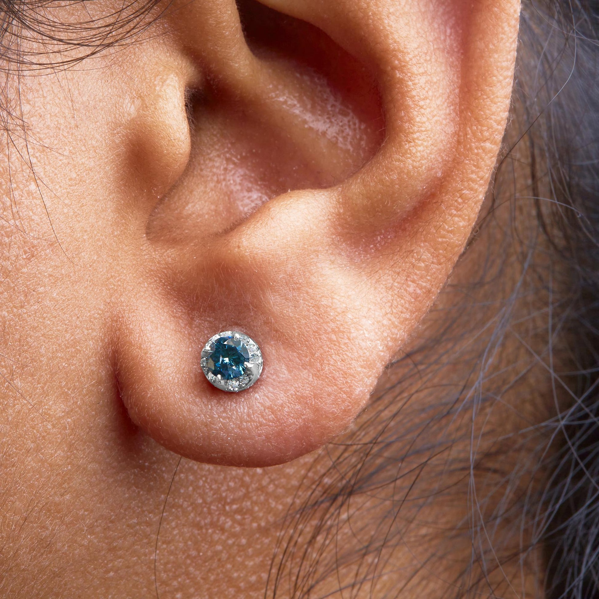 14K White Gold 1/2 cttw White and Treated Blue Round Diamond Earrings (I-J I2-I3)-2