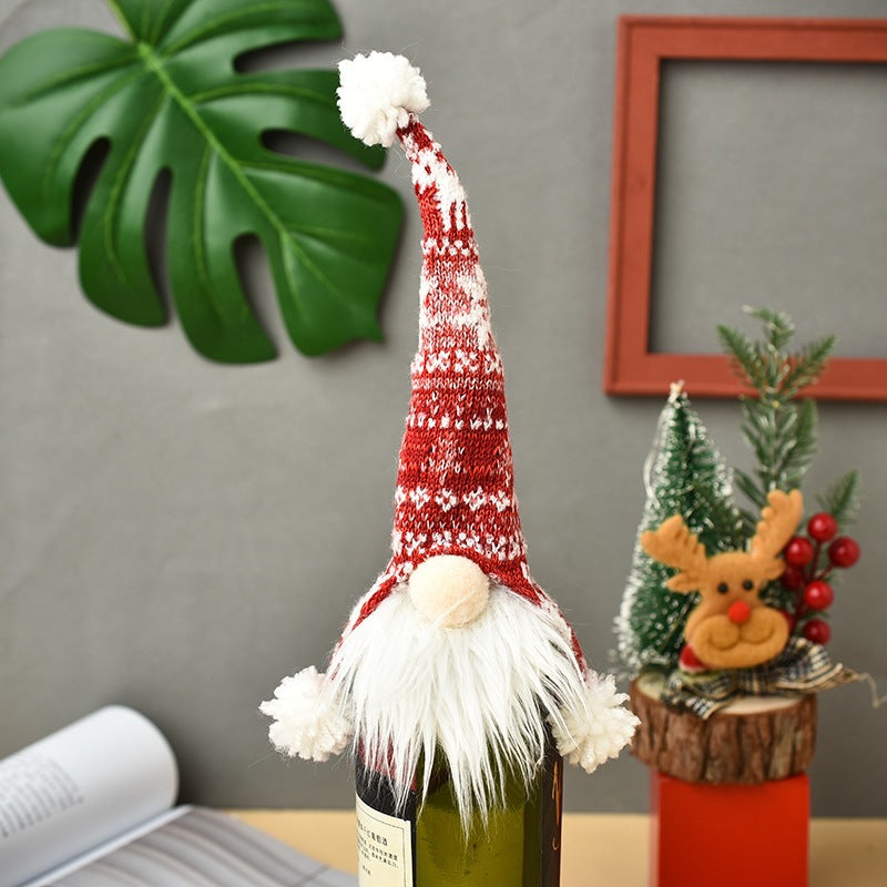 Christmas decorative items, knitted elderly wine bottle covers, figurines, wine caps, wine bottle decorations, gift bags