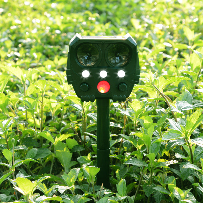 Solar ultrasonic dog repeller