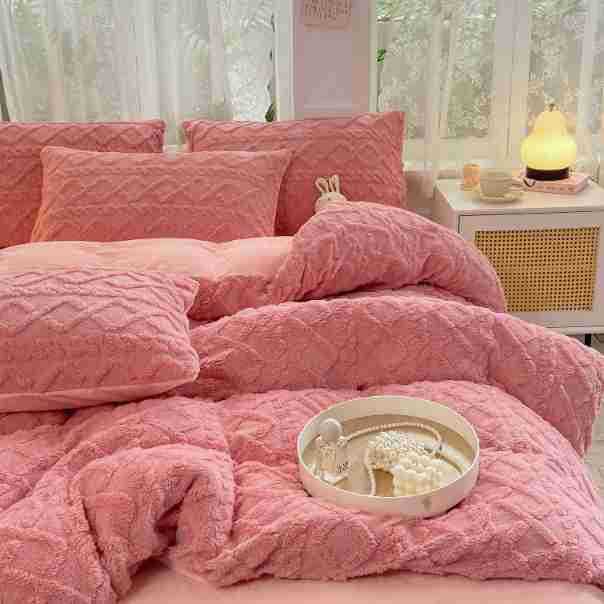 Winter Flannel 4-Piece Bedding Set, Thick Warm Milk Velvet Coral Fleece Duvet Cover, Student Dormitory 3-Piece Set for Wholesale