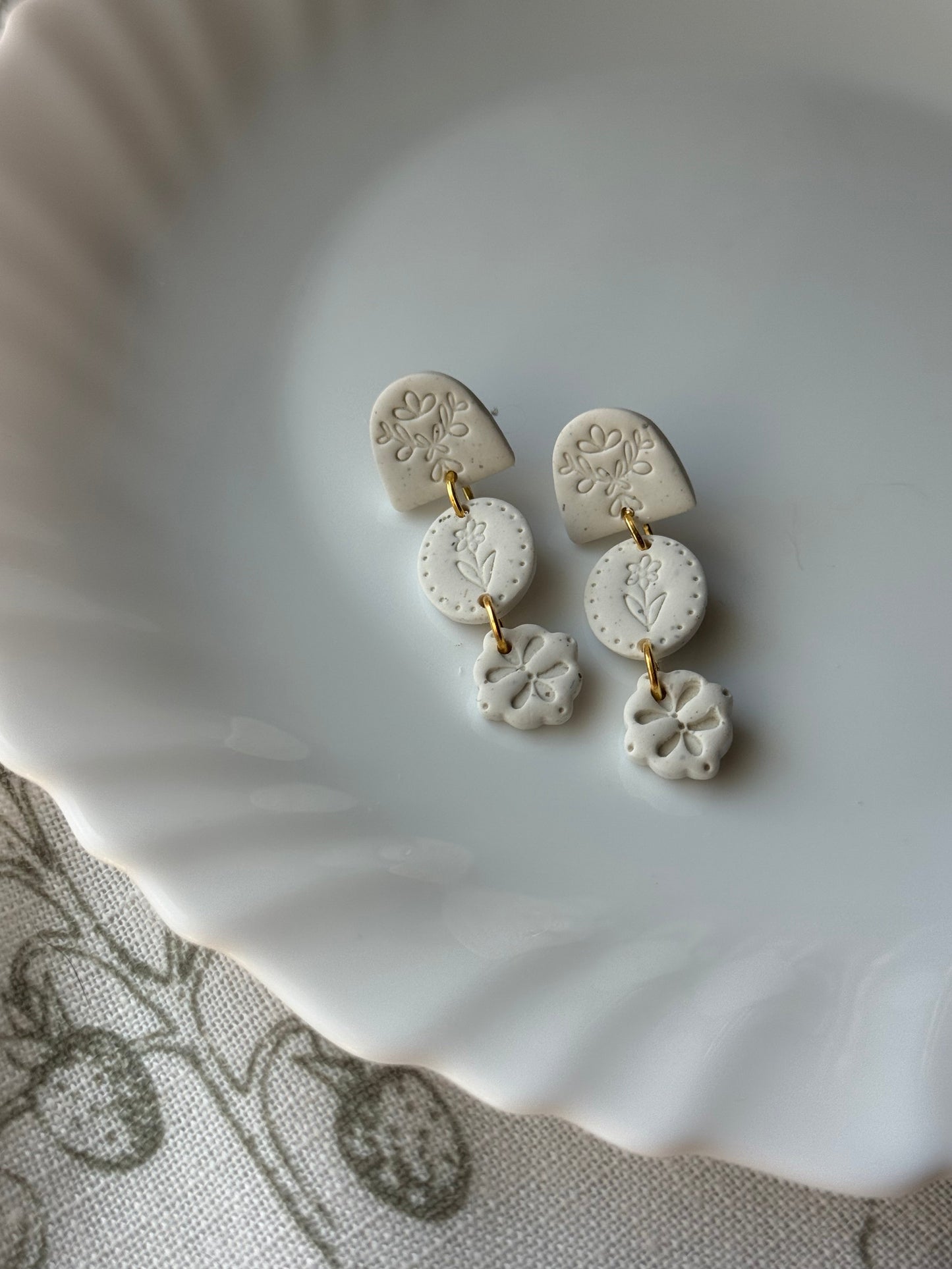 Primrose, in Dove