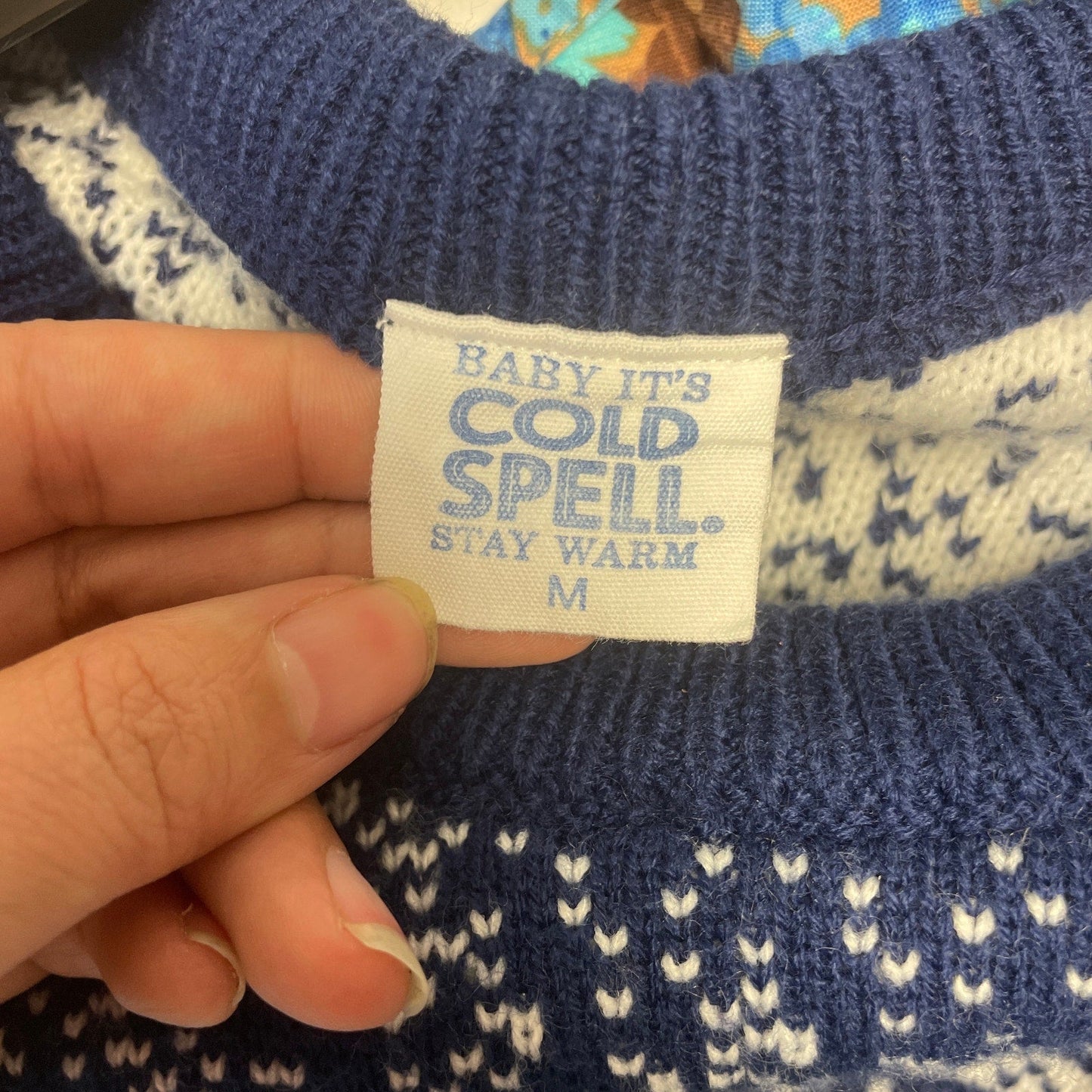 Baby It's Cold Spell Womens Medium Snowflake Long Sleeve Warm Crew Neck Sweater