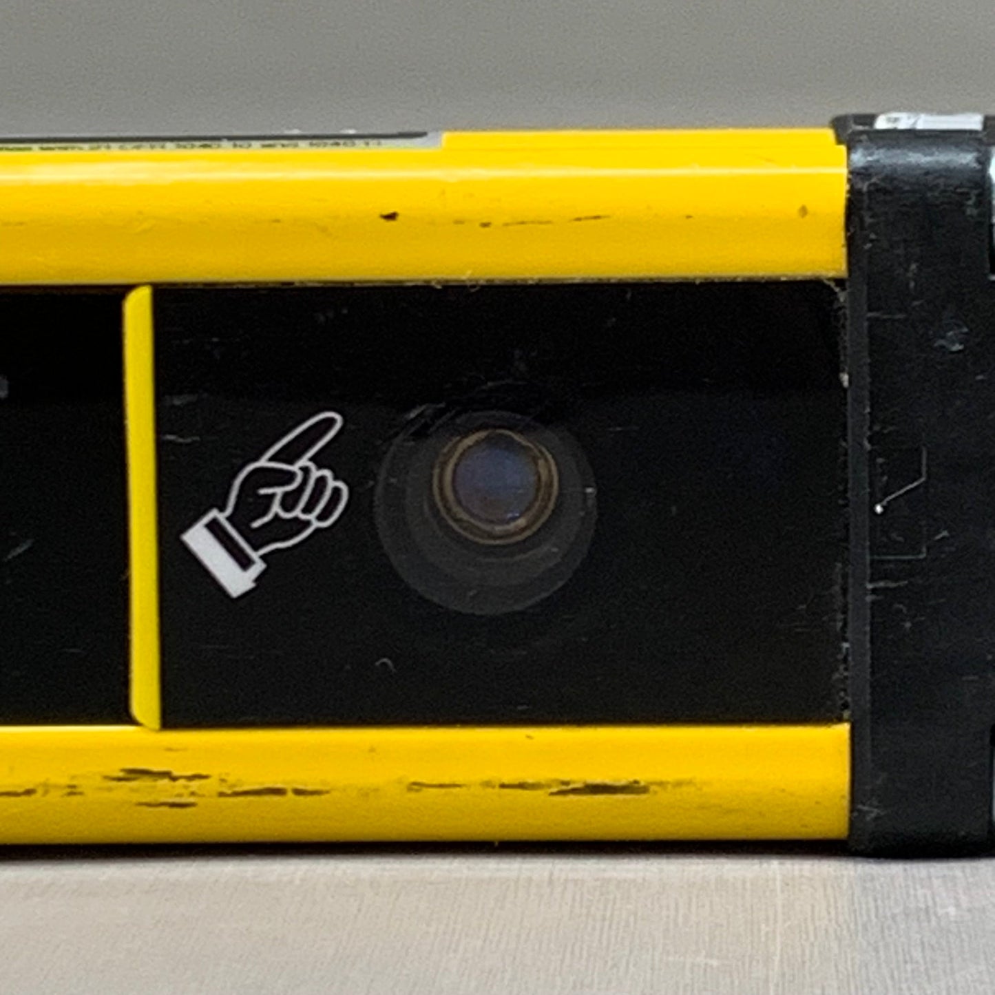 ALLLEN BRADLEY Guard Shield Light Curtain Transmitter 47" x 2" Yellow T4K1440YD Used AS-IS