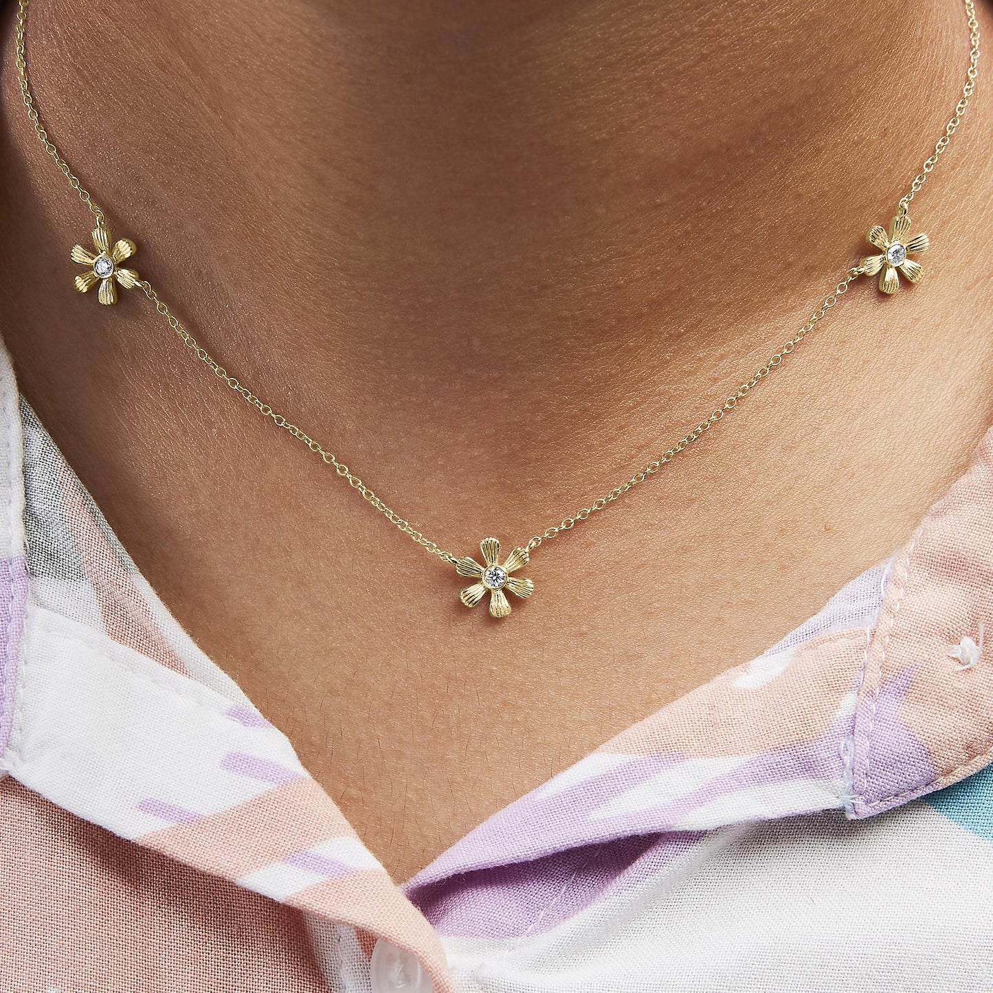 10K Yellow Gold 1/8 Cttw Diamond Floral Station Chain Necklace (I-J Color, I1-I2 Clarity)-2