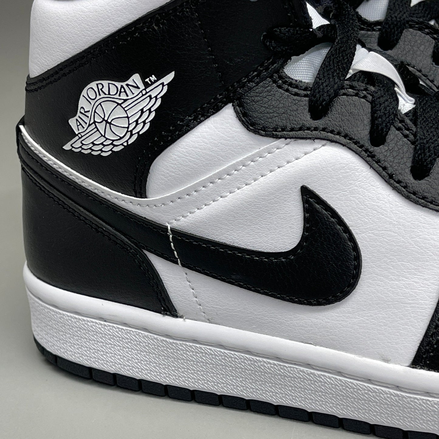 NIKE AIR JORDAN 1 Mid Panda Women's Sz 6 Black / White DV0991-101 (New)