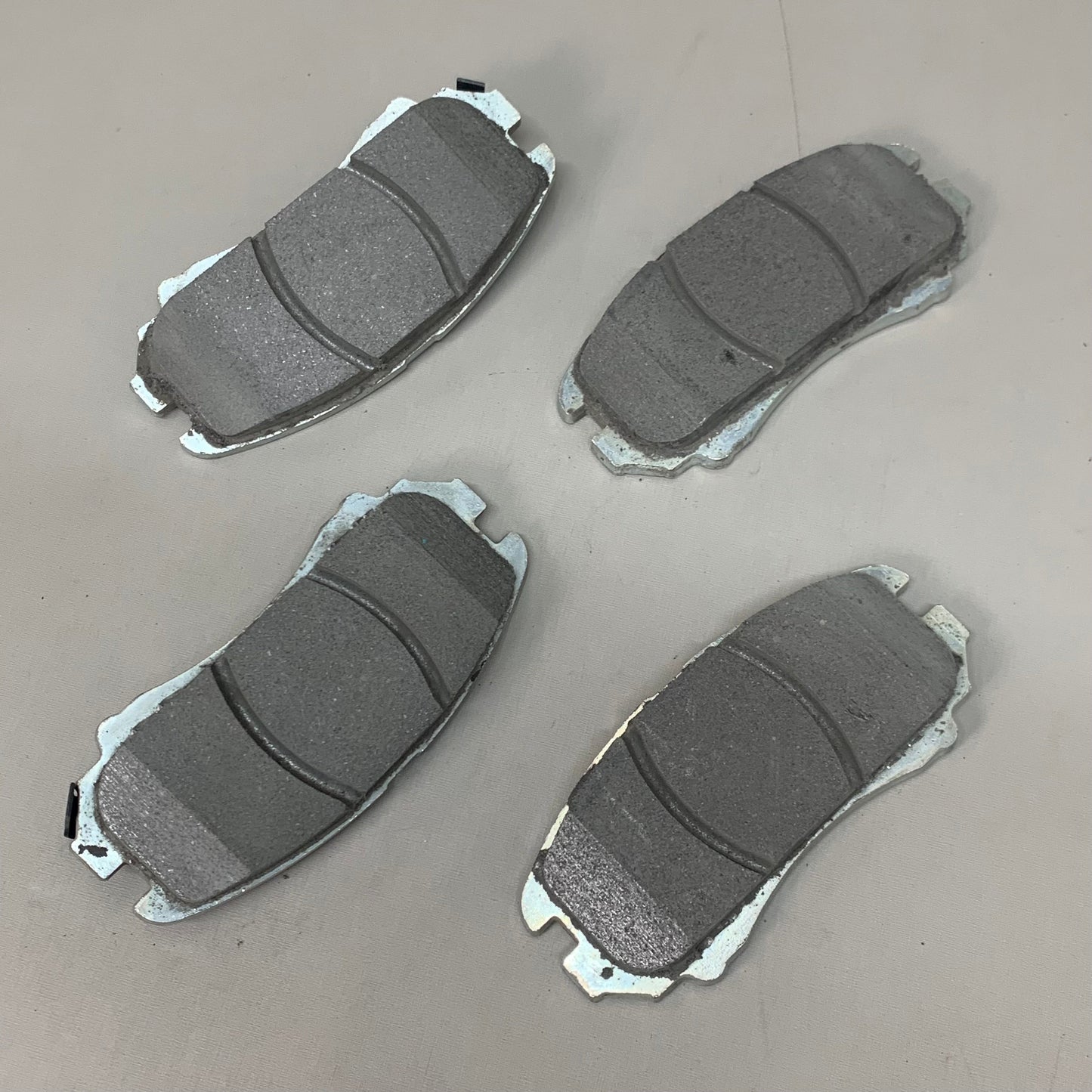 WAGNER OEx Ceramic Disc Brake Pad Set 5 1/4" x 2 1/2" Grey OEX924A