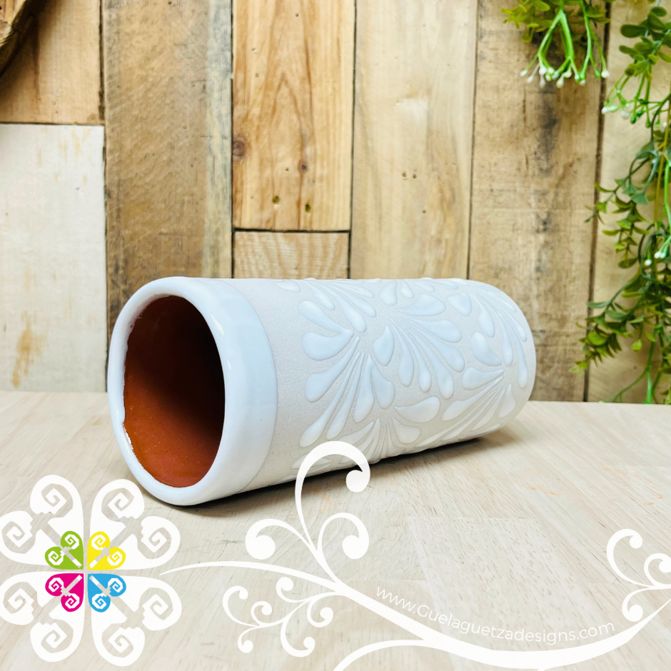 White Espiga Plumeado Cilindro Clay Vase - Florero Barro