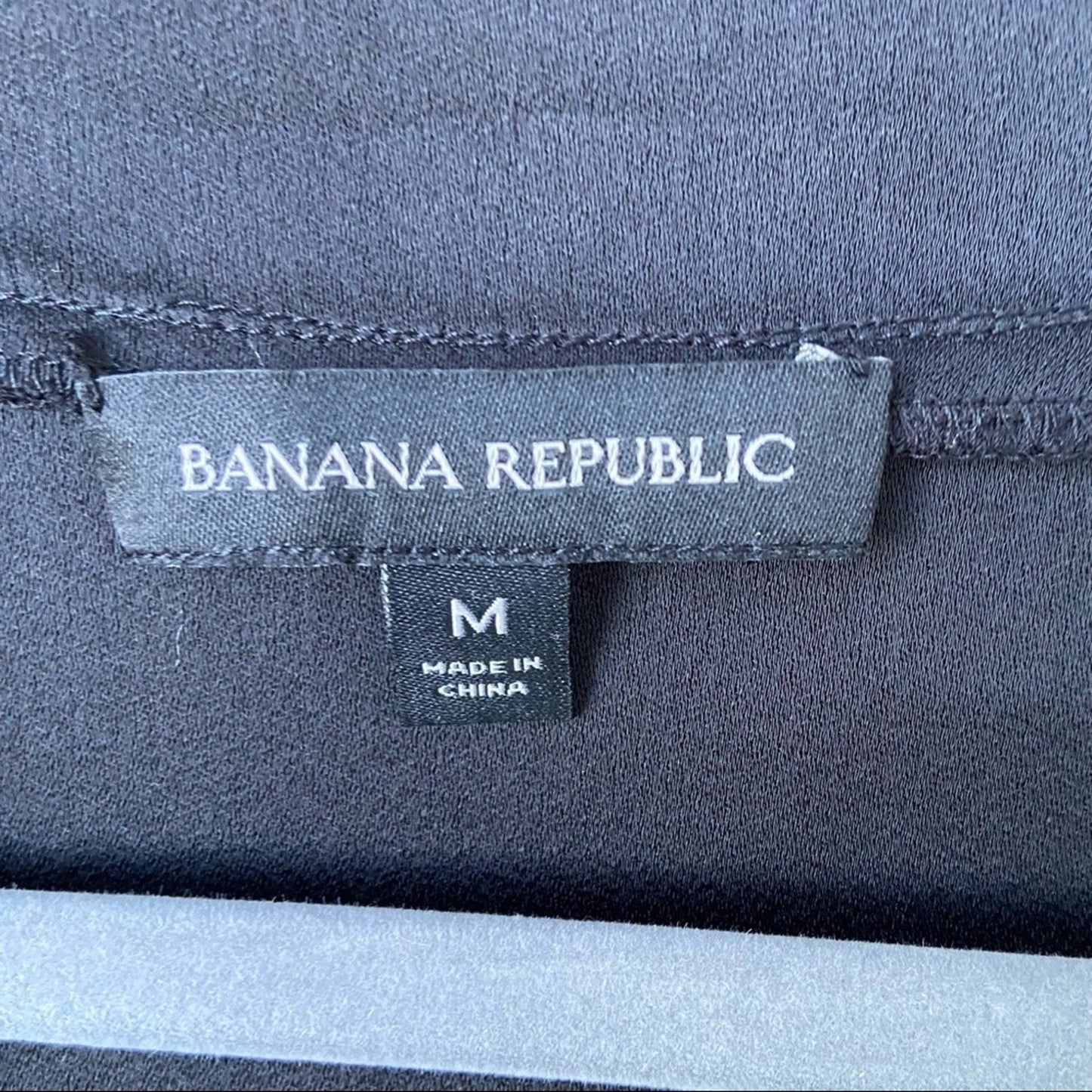 Banana Republic Womens Medium 100% Polyester V Patterned Sleeveless Tunic Blouse
