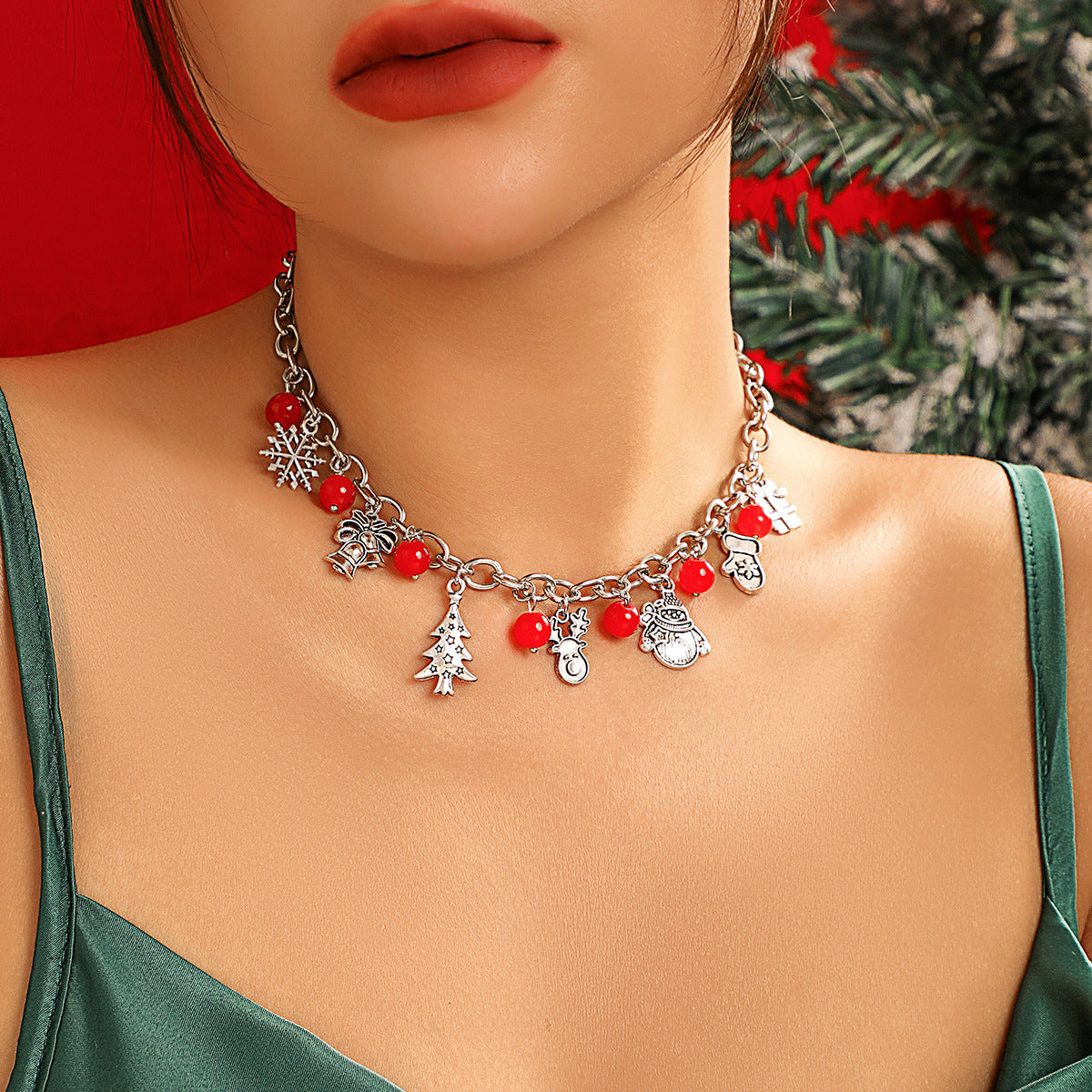 Creative and diverse Christmas tree gift box, bell pendant necklace, fashionable red round bead necklace