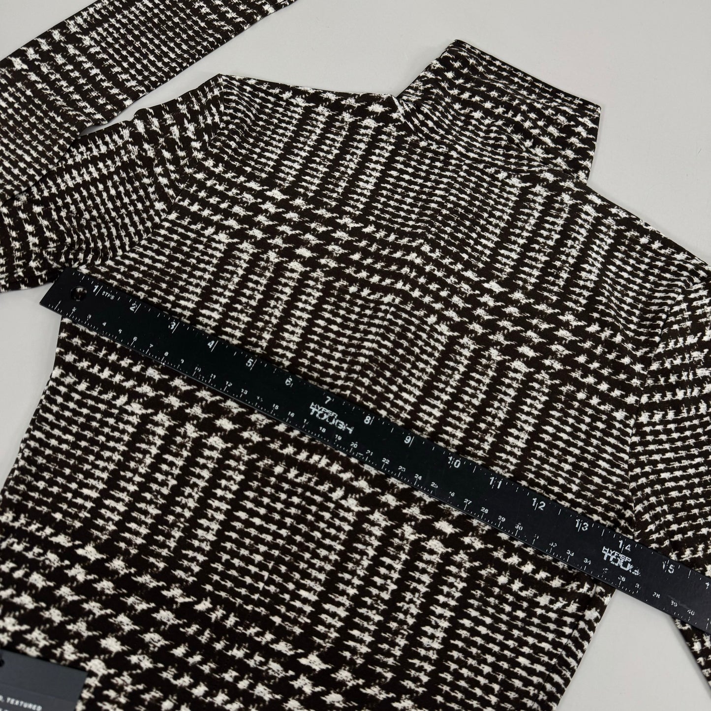 NORMA KAMALI Front Zip Slim Fit Turtle Top Women's Sz XS/34 Chocolate Plaid Tweed