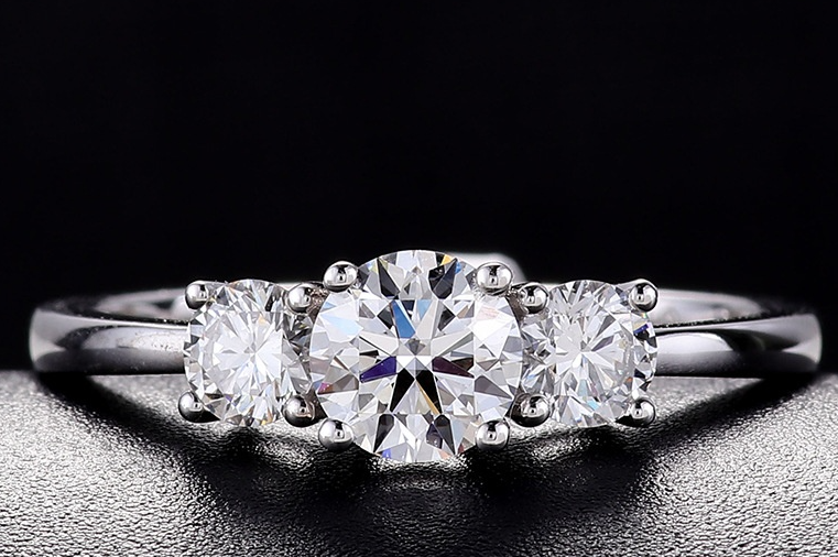 Gekweekte diamantring, elegante diamantverlowingsring, nie-aanslag 18K goud laboratoriumgekweekte diamantring