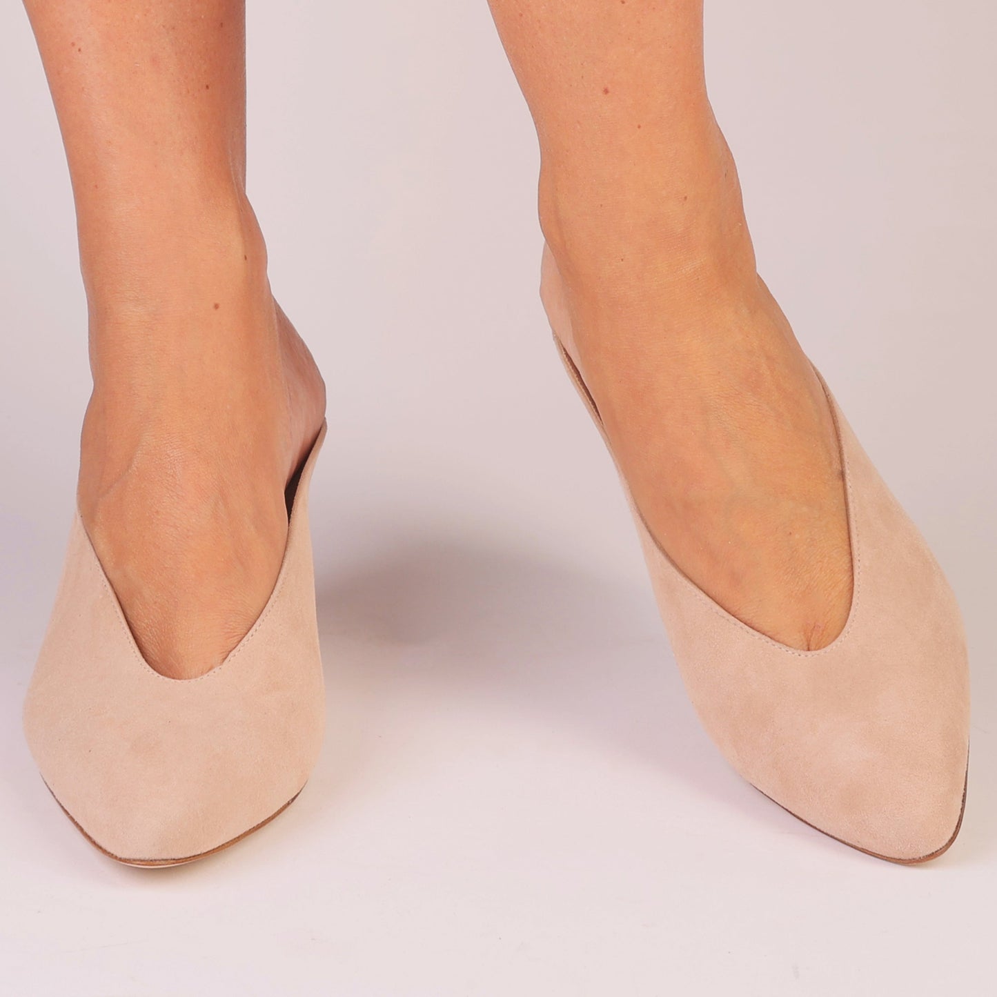 ÉTOILE WEDGE – Powder Suede Mule