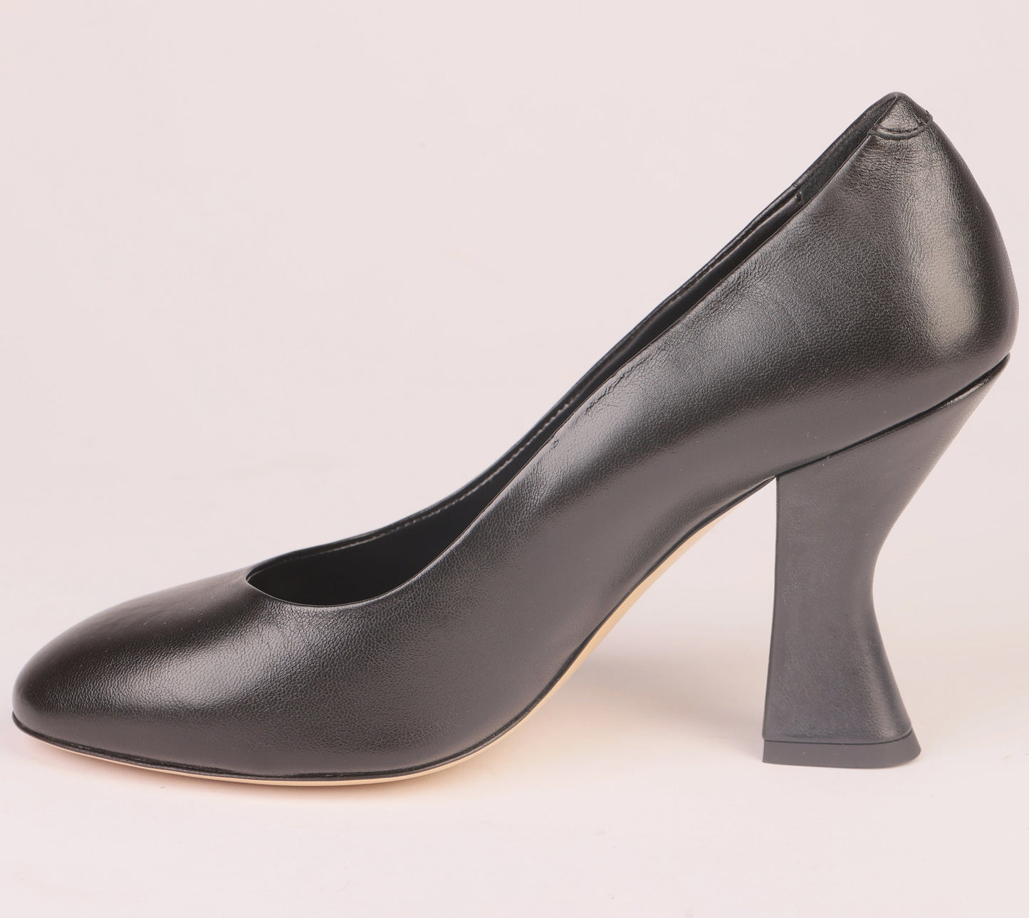 MIDNIGHT MUSE – Black Nappa Pump