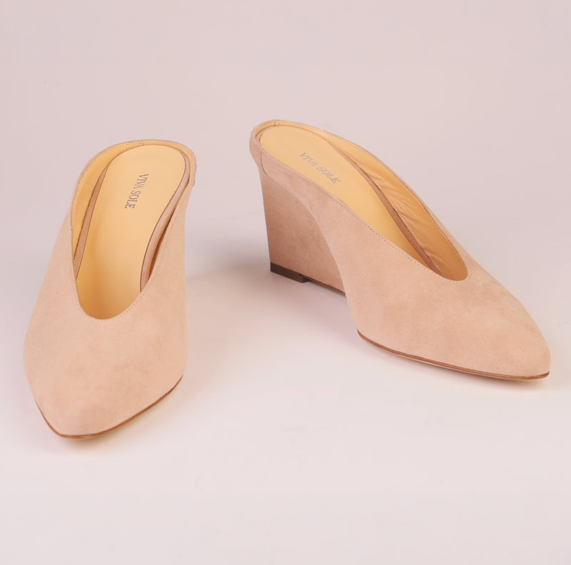 ÉTOILE WEDGE – Powder Suede Mule