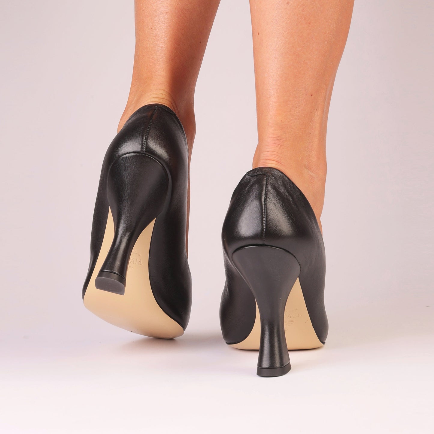 MIDNIGHT MUSE – Black Nappa Pump