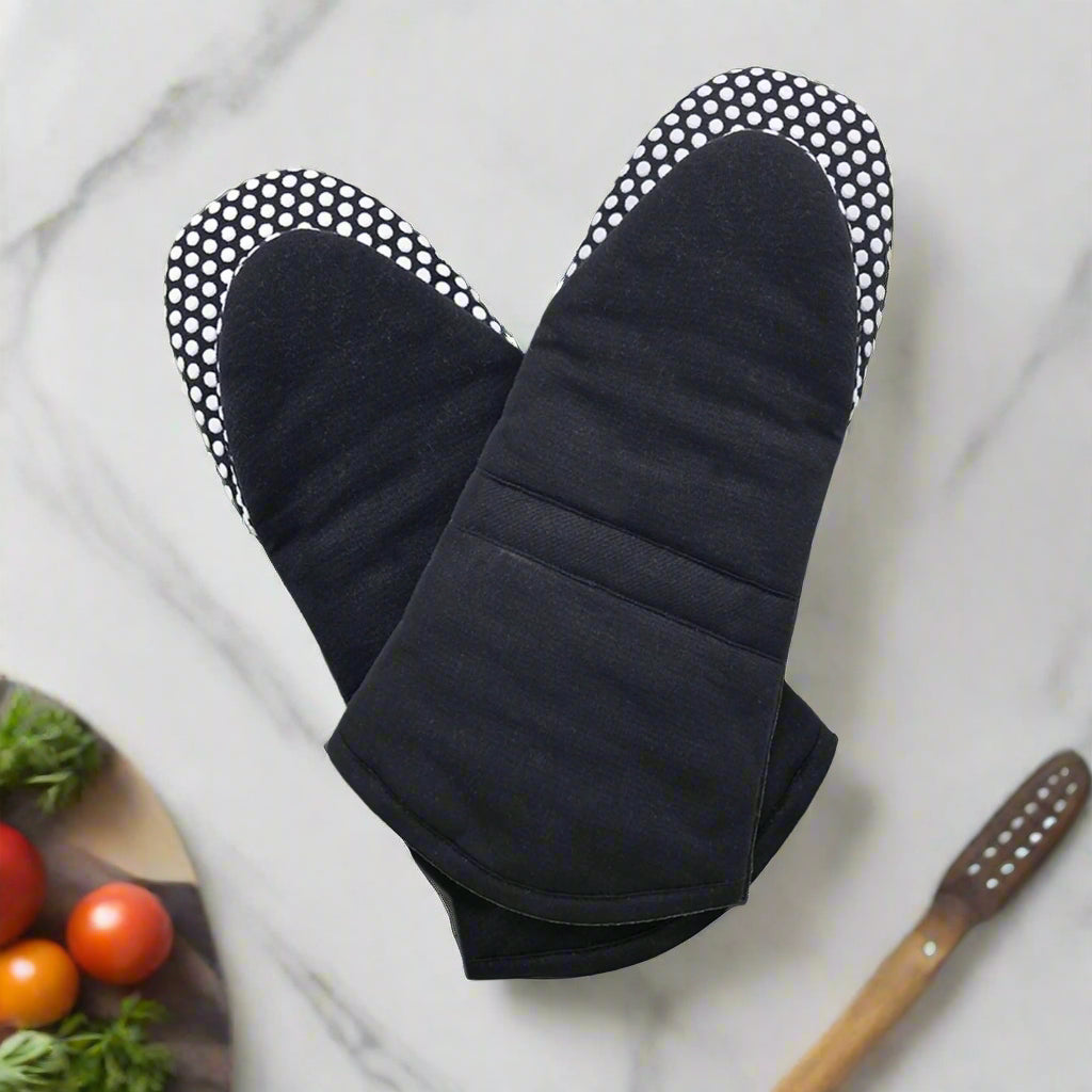 Black Oven Mitt in Cotton with Silicon Dots-2