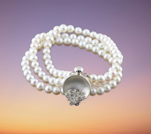 Bowl of Overflowing Diamonds on pearls-Bracelet- 18K gold-5