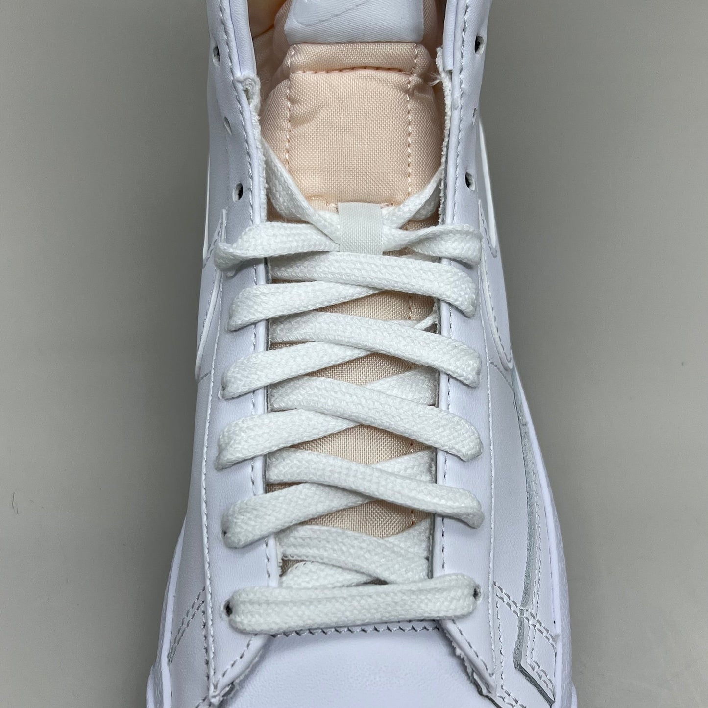 NIKE Blazer Mid 77' High-top Shoes SZ Womens 9 Mens 7.5 White & Peach CZ1055-117