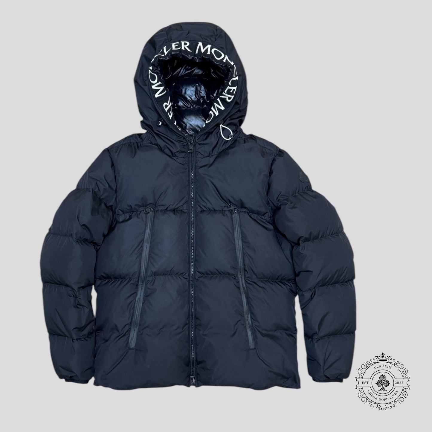 Moncler Montcla Short Down Jacket in Black