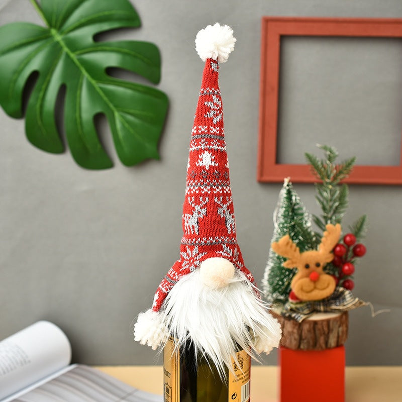 Christmas decorative items, knitted elderly wine bottle covers, figurines, wine caps, wine bottle decorations, gift bags