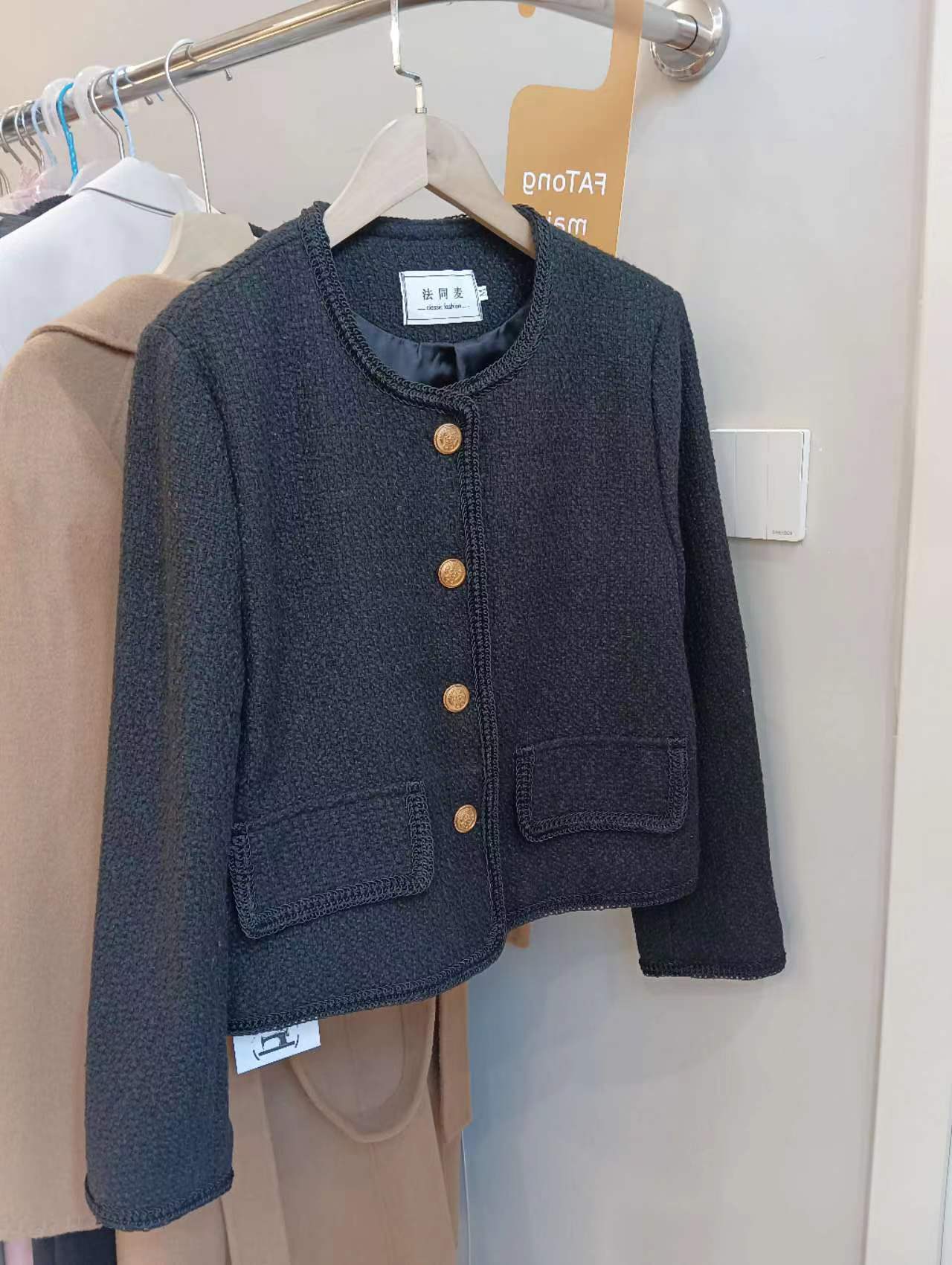 Green wool small fragrant style jacket for women's high-end design with a sense of spring and autumn temperament Short top