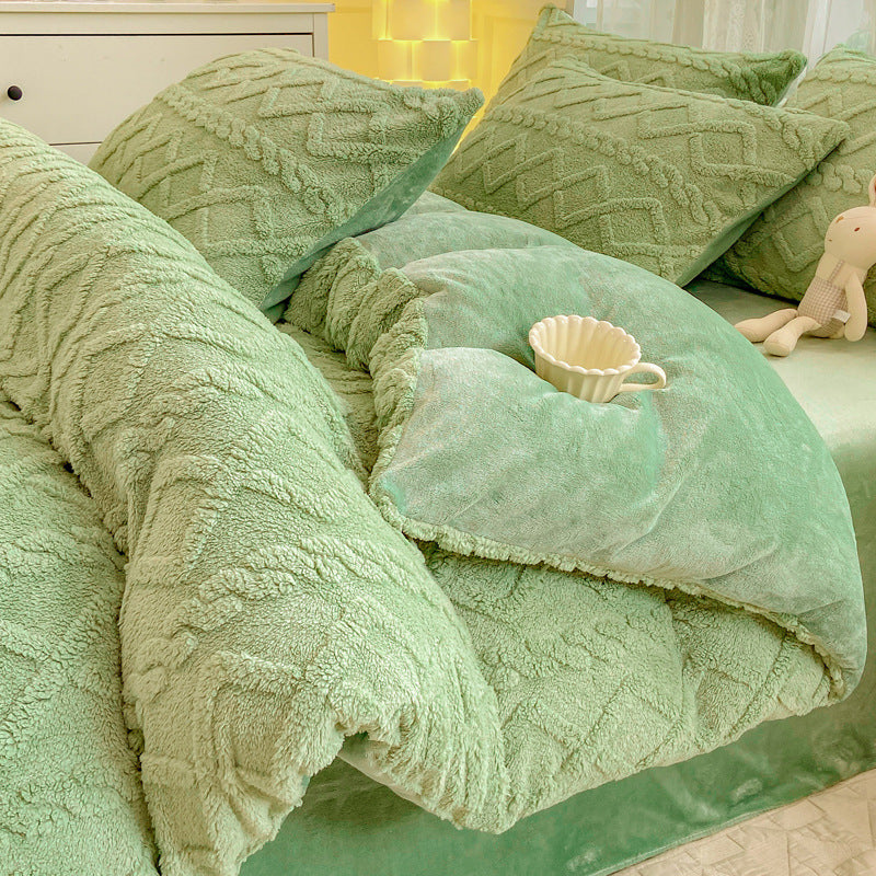 Winter Flannel 4-Piece Bedding Set, Thick Warm Milk Velvet Coral Fleece Duvet Cover, Student Dormitory 3-Piece Set for Wholesale