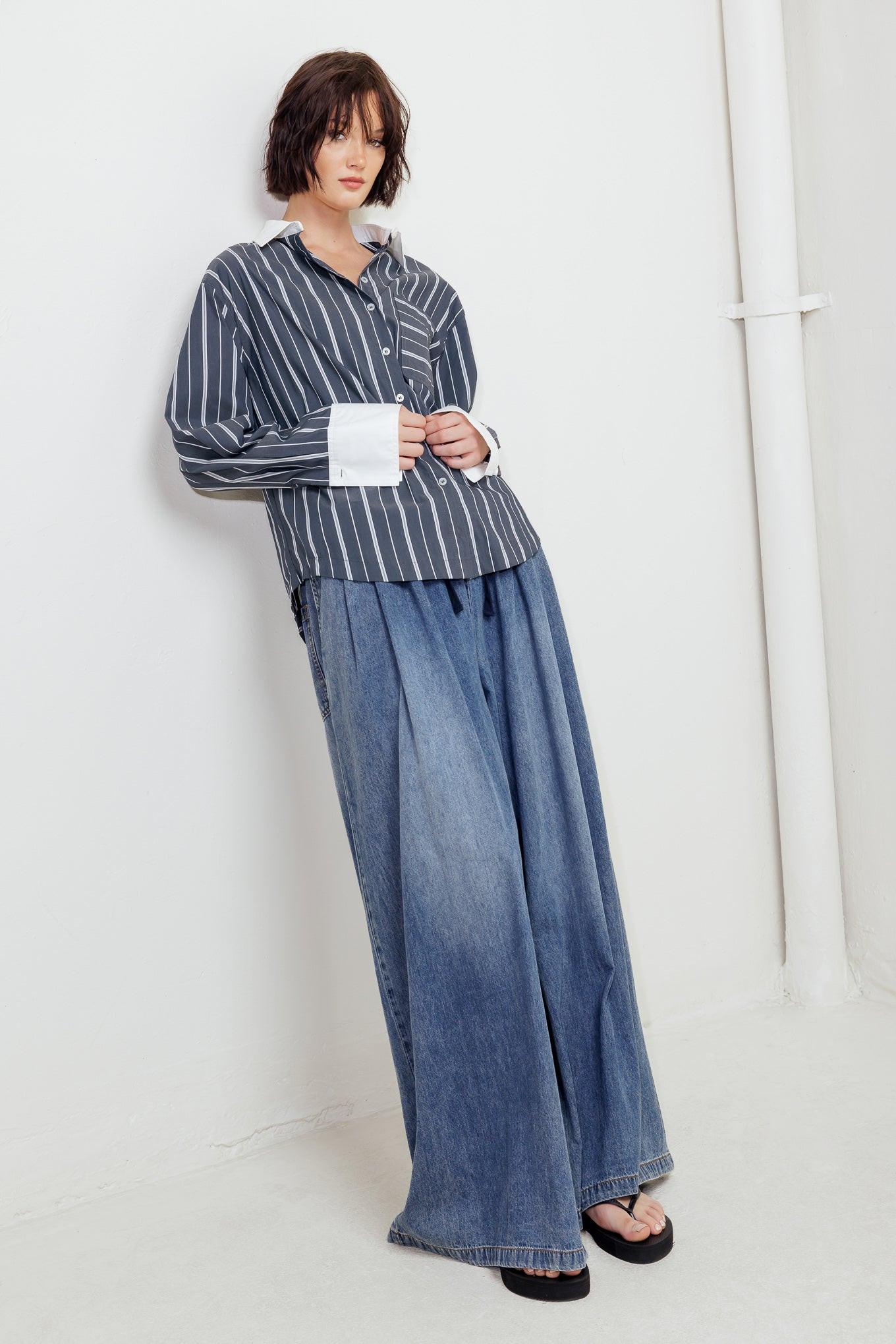 BEHIND THE GRIN WOVEN TOP
