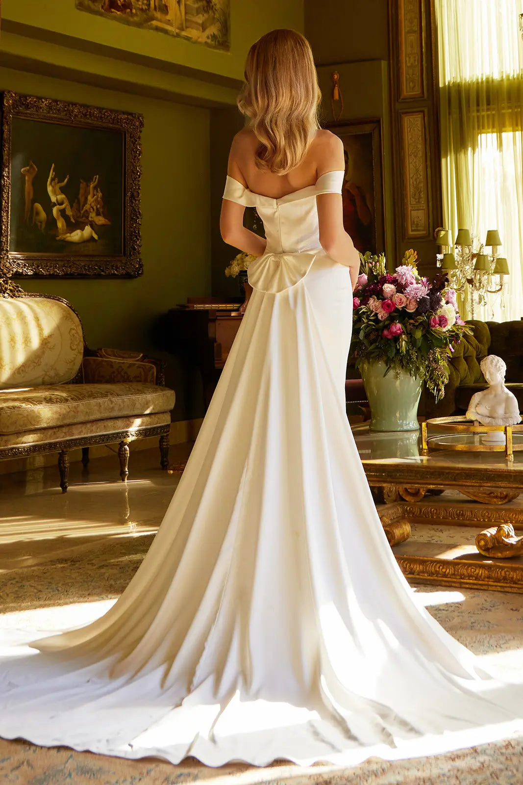 Form-Fitting Wedding Dress  A Sweetheart Neckline, Off-Shoulder-1