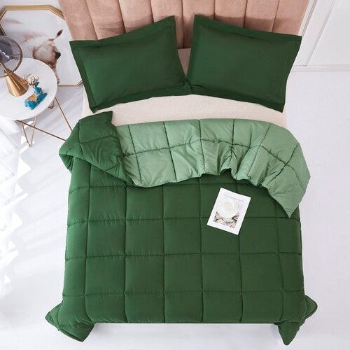 Twin/Twin XL Traditional Microfiber Reversible 3 Piece Comforter Set in Green-0